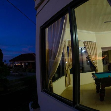 Seaview Beach Resort Jepara Exteriör bild