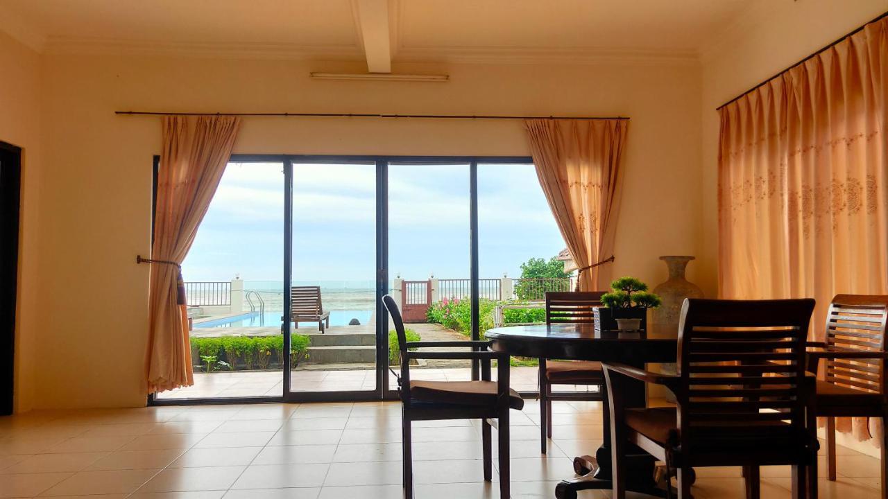 Seaview Beach Resort Jepara Exteriör bild