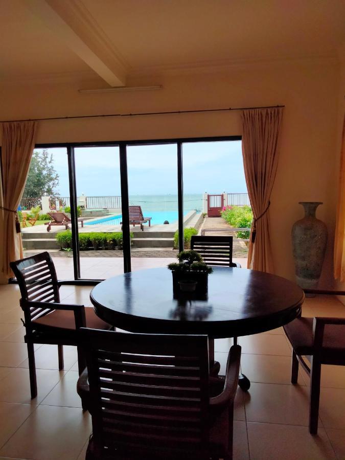 Seaview Beach Resort Jepara Exteriör bild