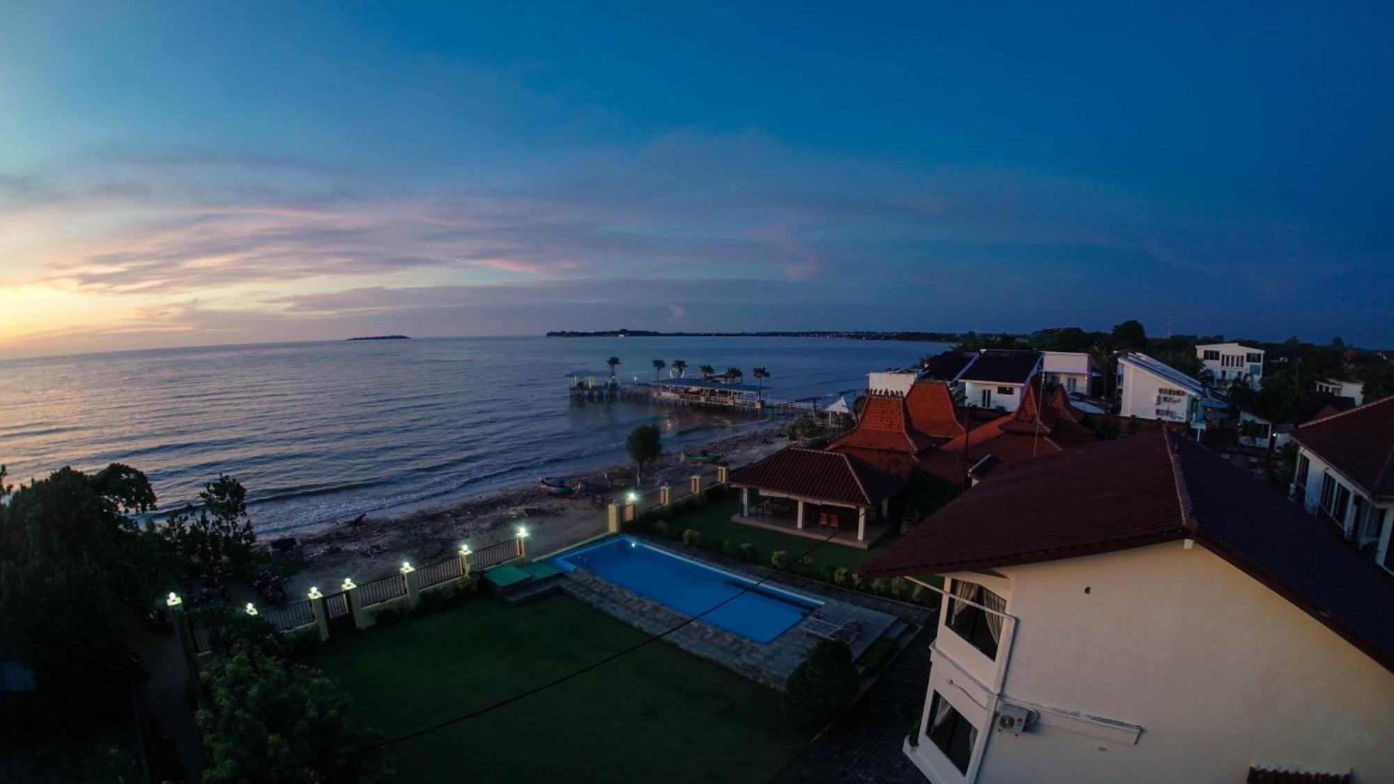 Seaview Beach Resort Jepara Exteriör bild