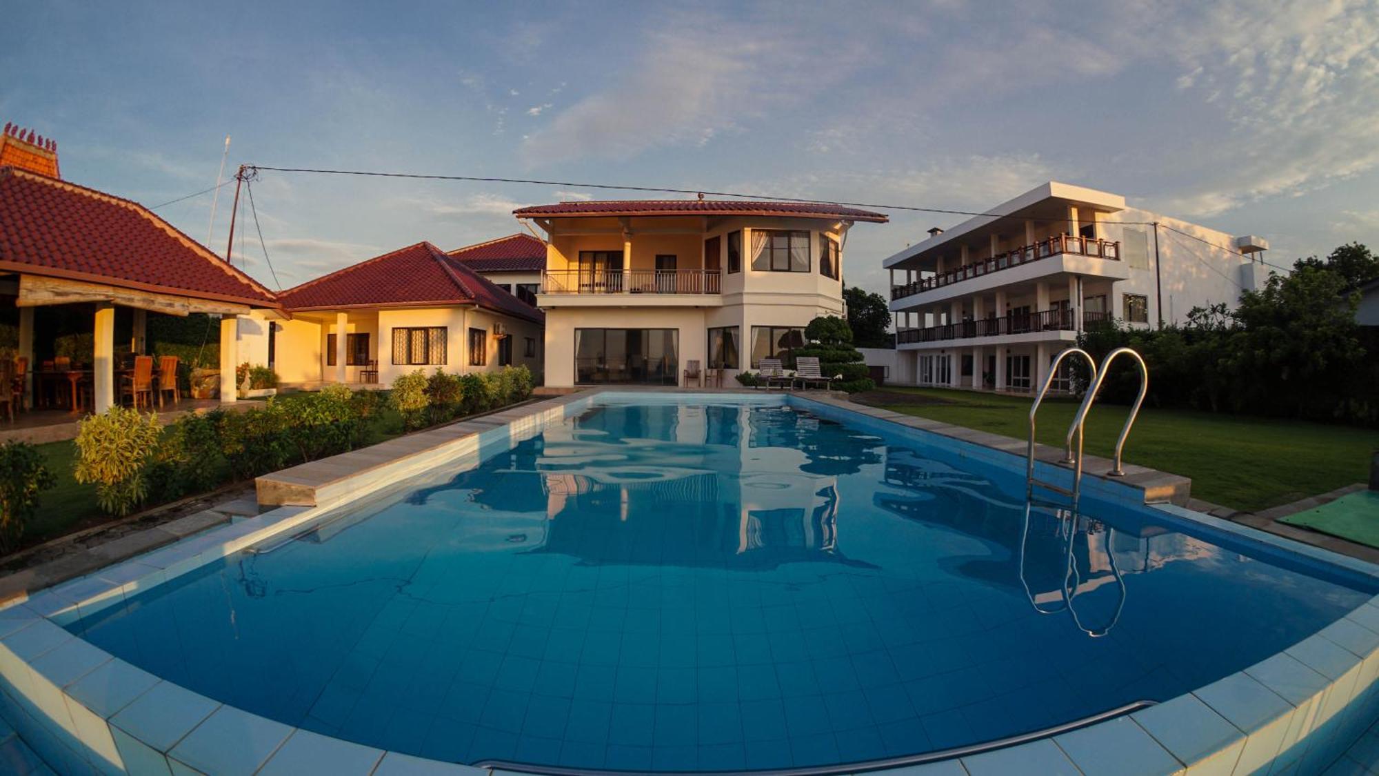 Seaview Beach Resort Jepara Exteriör bild