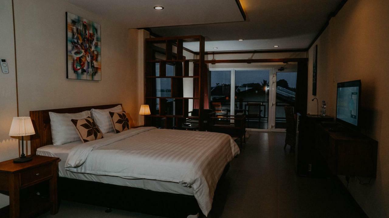 Seaview Beach Resort Jepara Exteriör bild