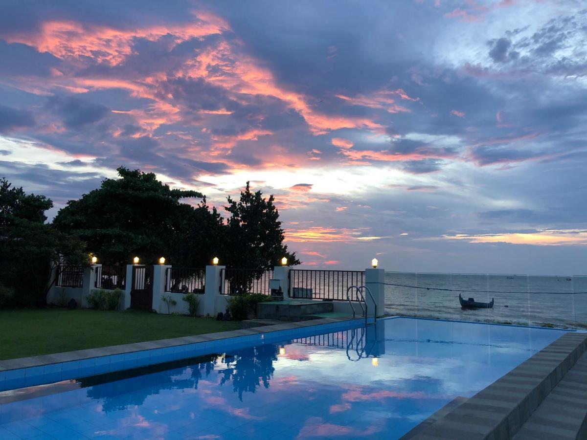 Seaview Beach Resort Jepara Exteriör bild